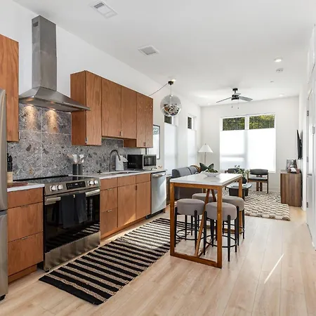 Dazzle - Sleeps 4 Guests - Mins To Germantown Vila